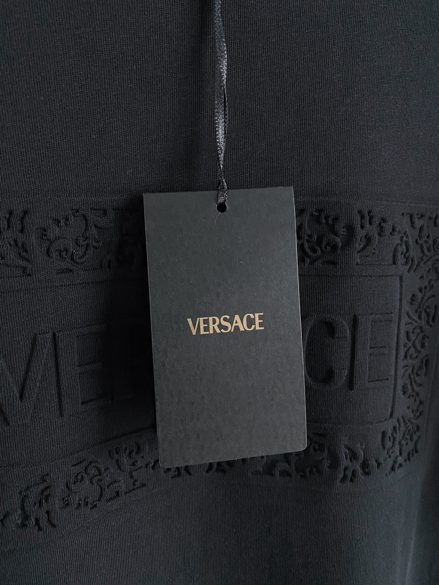 瓦萨Versace26春夏新品专柜首发最新款短袖圆领T恤 高端订制 设计前卫时尚！品牌logo重工艺设计