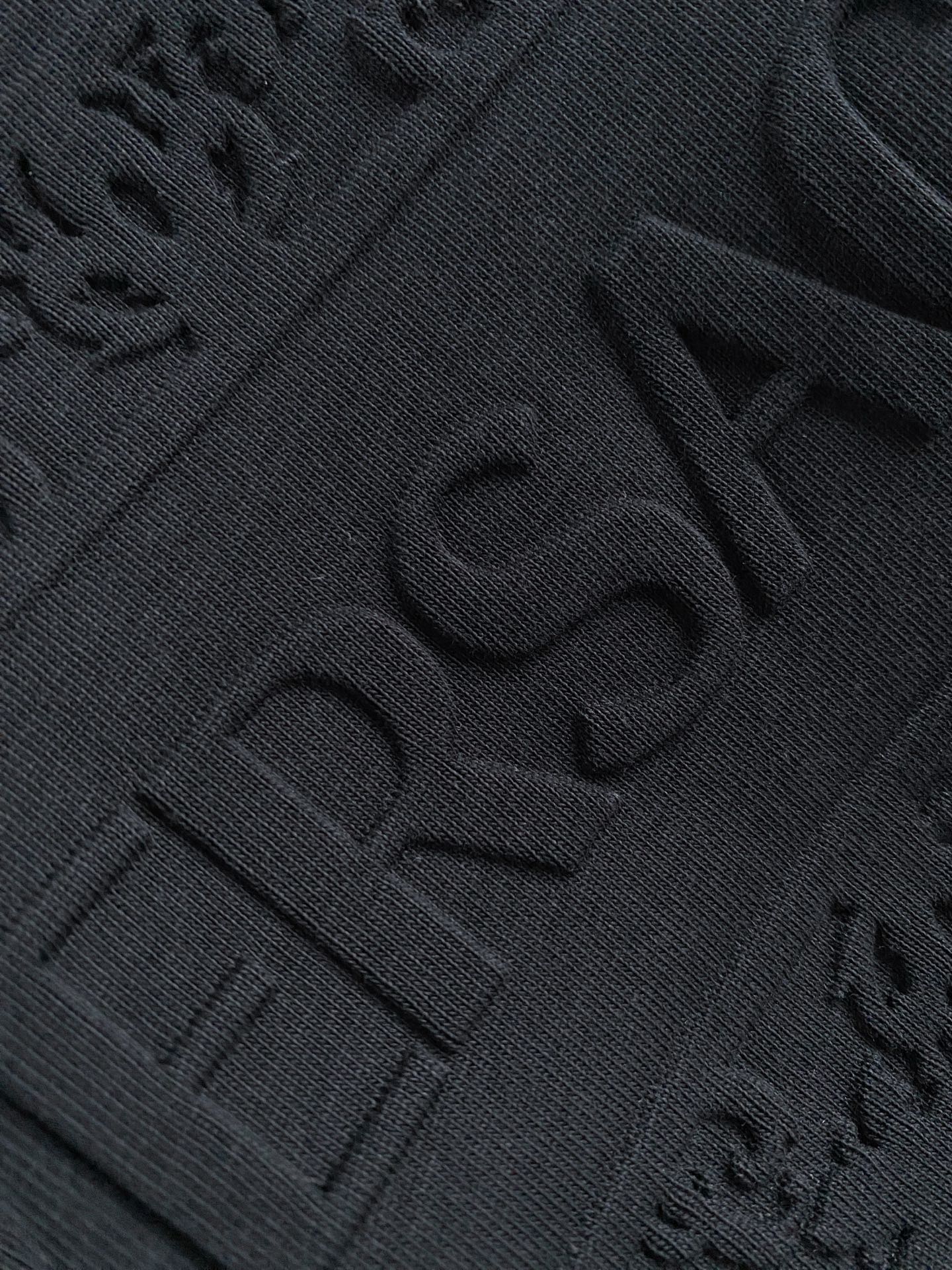 瓦萨Versace26春夏新品专柜首发最新款短袖圆领T恤 高端订制 设计前卫时尚！品牌logo重工艺设计