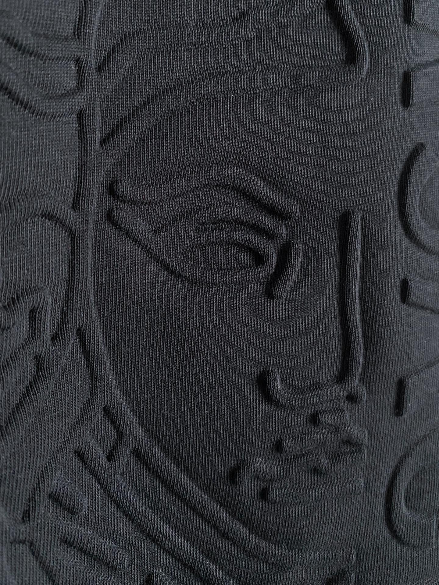 瓦萨Versace26春夏新品专柜首发最新款短袖圆领T恤 高端订制 设计前卫时尚！品牌logo重工艺设计