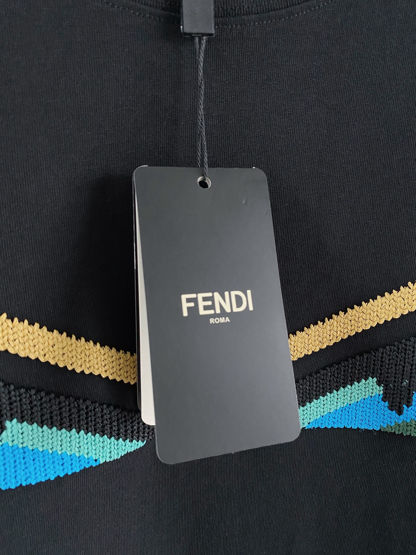 芬迪Fendi26春夏新品专柜首发最新款短袖圆领T恤 高端订制 设计前卫时尚！品牌logo重工艺设计，高
