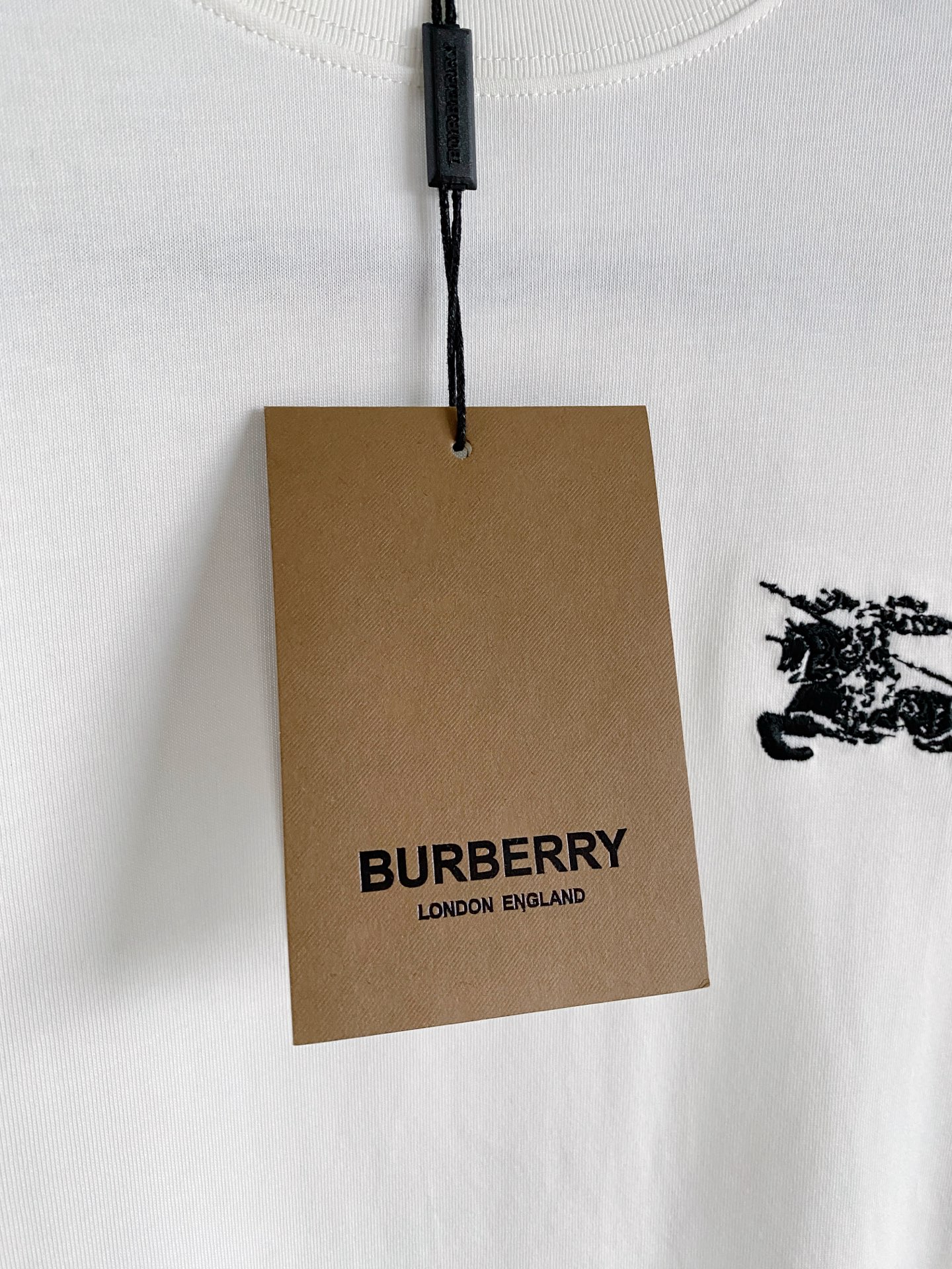 巴宝莉Burberry26春夏新款首发专柜最新款短袖圆领T恤 高端订制 设计前卫时尚！品牌logo重工艺