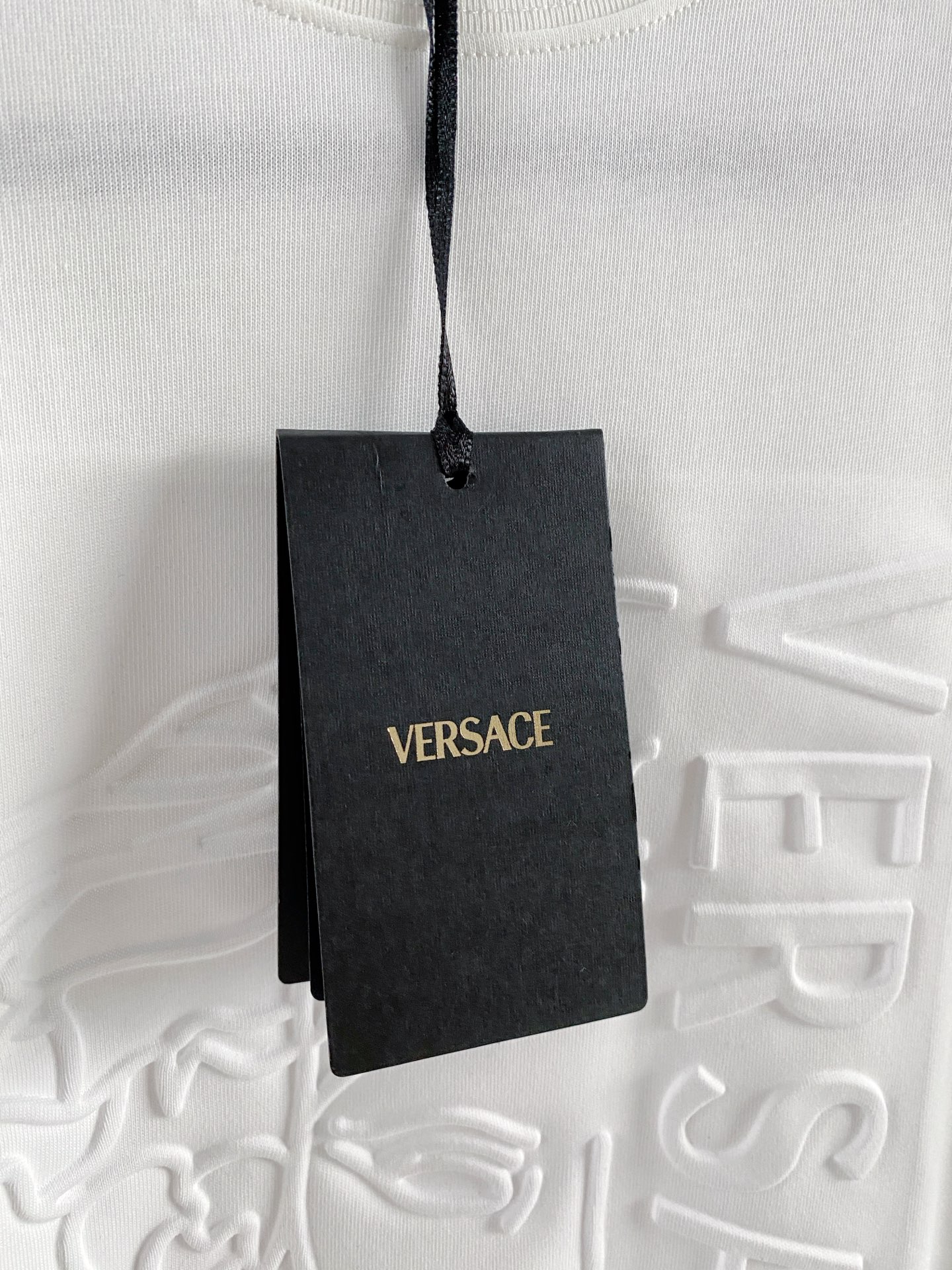 瓦萨Versace26春夏新品专柜首发最新款短袖圆领T恤 高端订制 设计前卫时尚！品牌logo重工艺设计