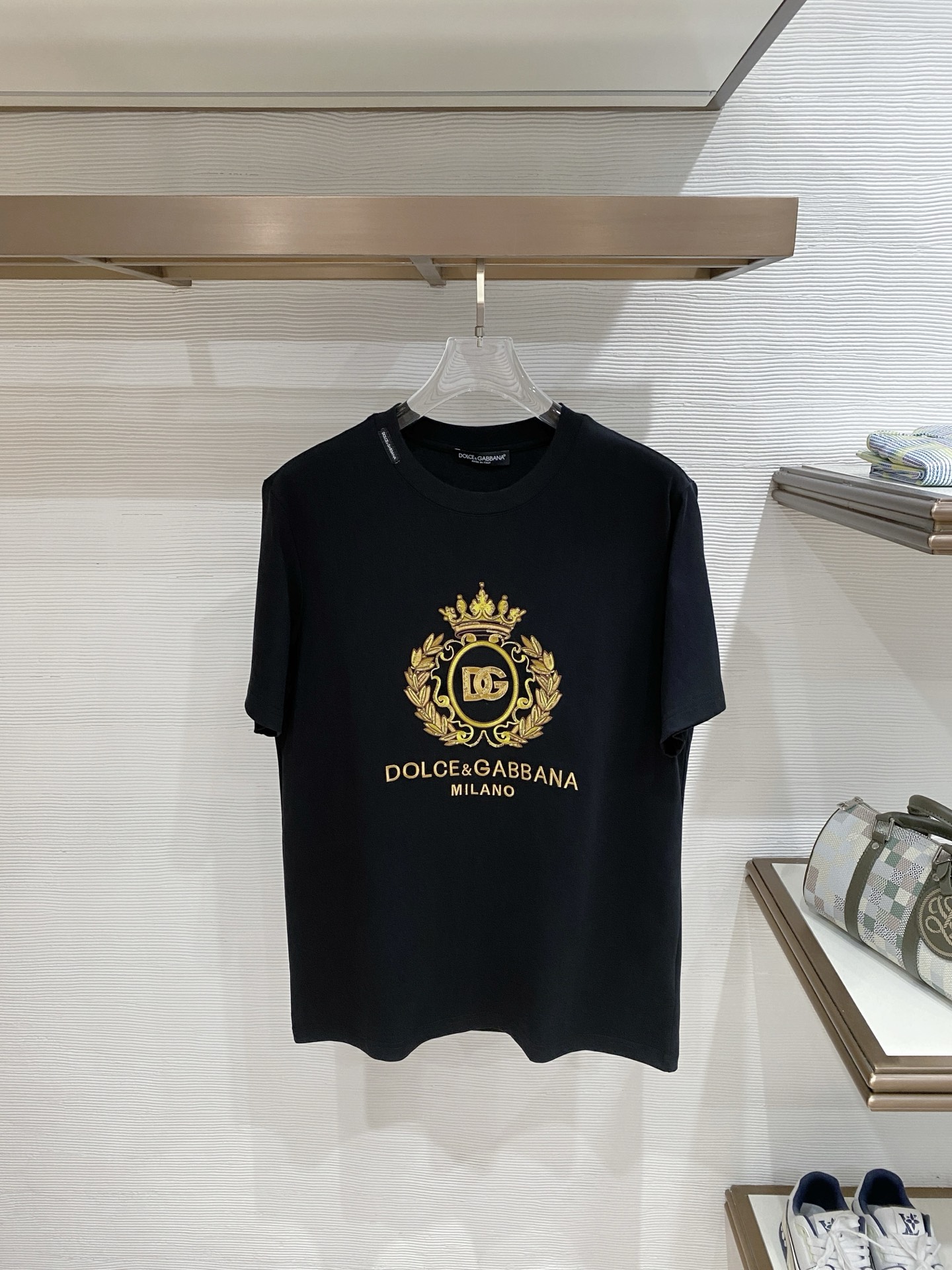 杜嘉班纳D&G26春夏新品专柜首发最新款短袖圆领T恤 高端订制 设计前卫时尚！品牌logo重工艺设计，高