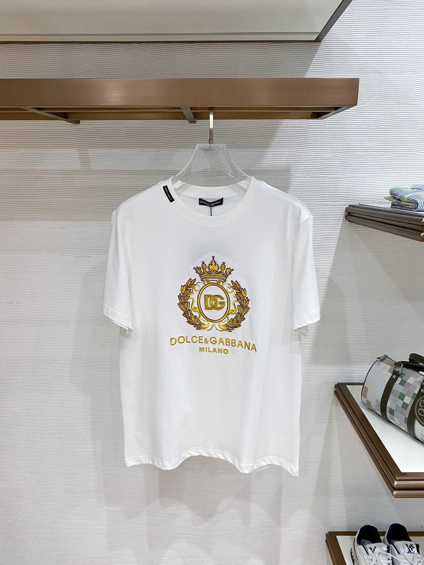 杜嘉班纳D&G26春夏新品专柜首发最新款短袖圆领T恤 高端订制 设计前卫时尚！品牌logo重工艺设计，高
