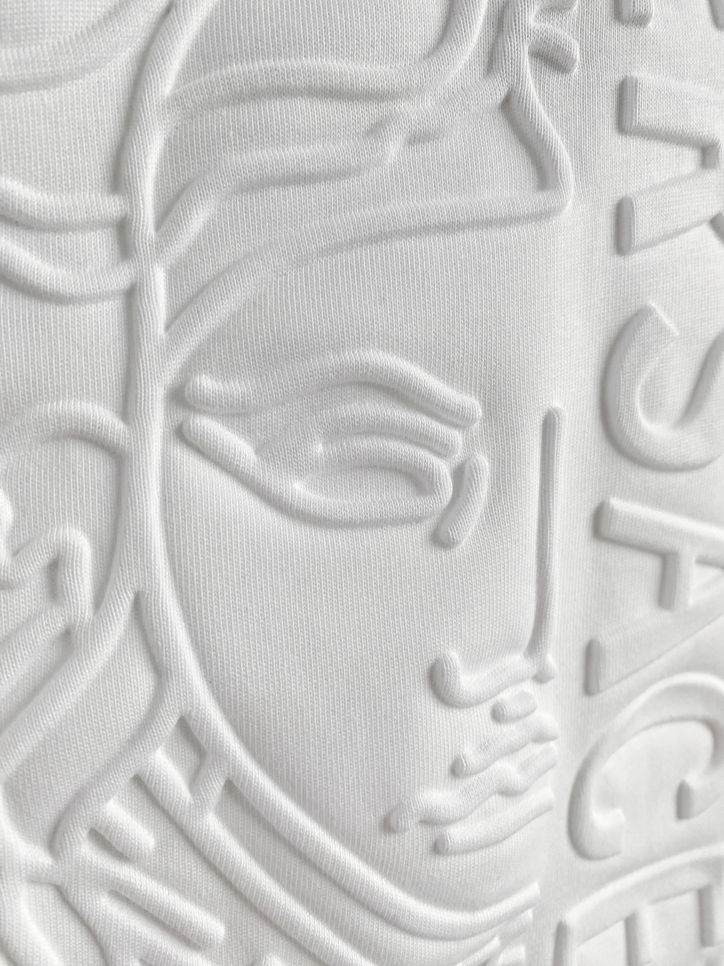 瓦萨Versace26春夏新品专柜首发最新款短袖圆领T恤 高端订制 设计前卫时尚！品牌logo重工艺设计