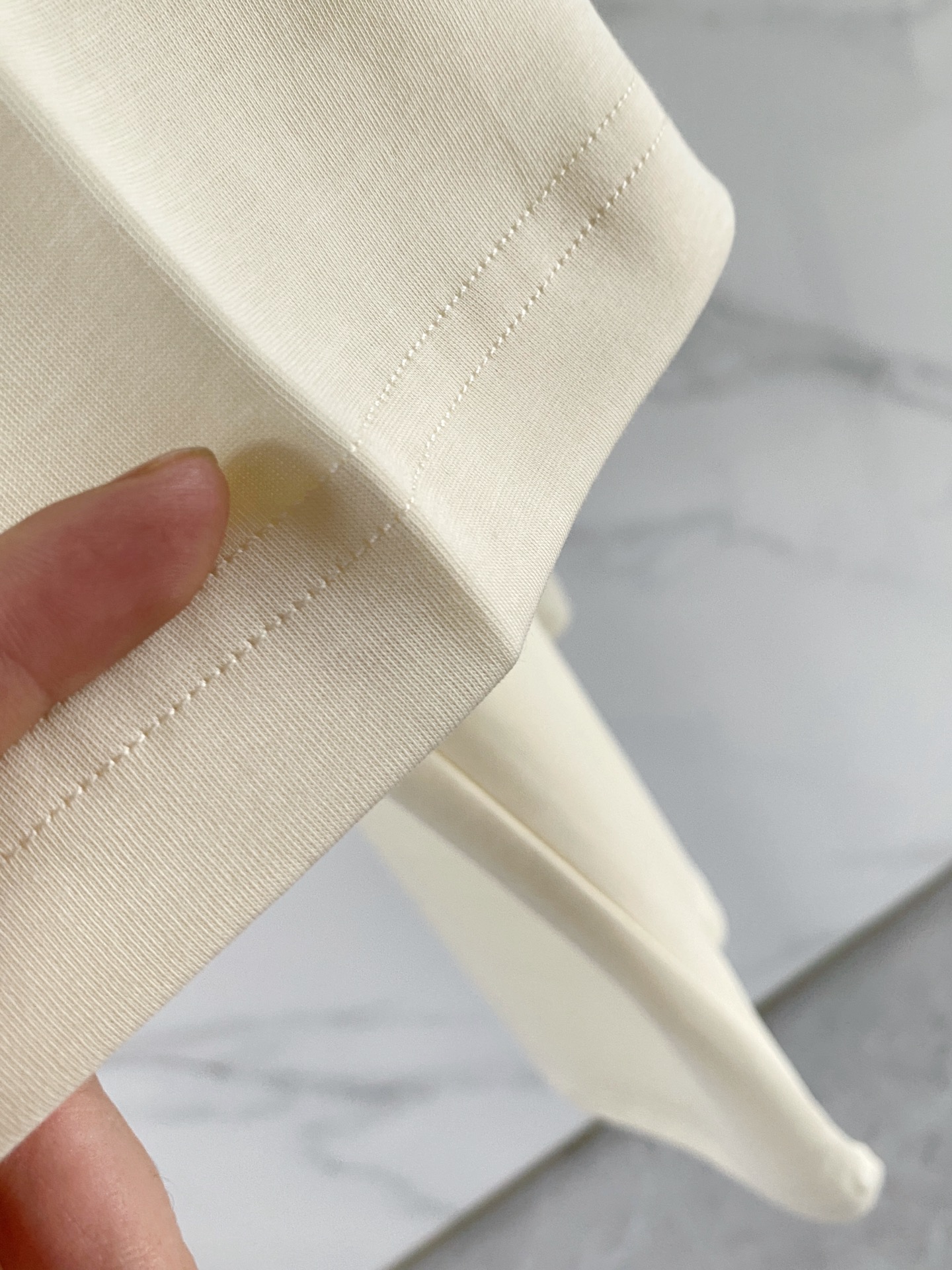 Loro Piana🌟精品系列🌟2026春夏新款首发专柜最新款短袖圆领T恤 高端订制 设计前卫时尚！品牌