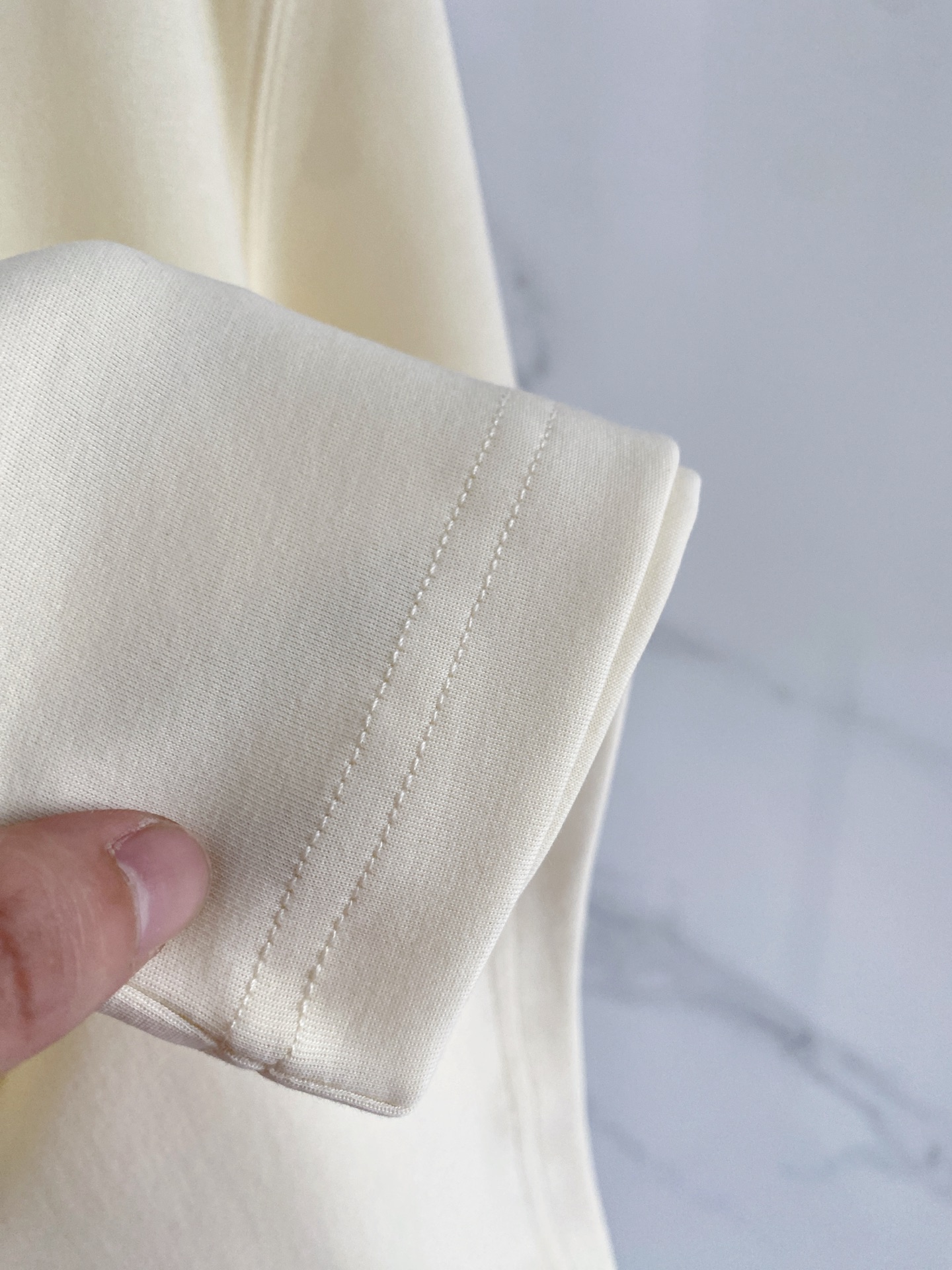 Loro Piana🌟精品系列🌟2026春夏新款首发专柜最新款短袖圆领T恤 高端订制 设计前卫时尚！品牌