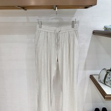 Loro Piana 一套销售 春款套装 顶级品质 定制顶级面料 新品 最新设计款 2026ss 秀场 Loro Piana 一套销售 春款套装 顶级品质 定制顶级面料 新品 最新设计款 2026ss 秀场