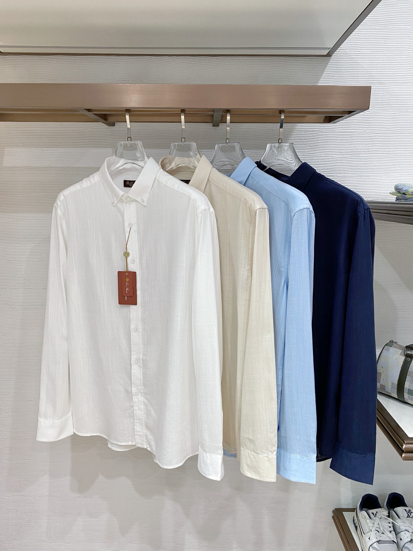 loro Piana（诺悠翩雅）官网26春夏亚麻面料男衬衫颜色 ：深蓝 天蓝 卡其 白色码数: 48-5