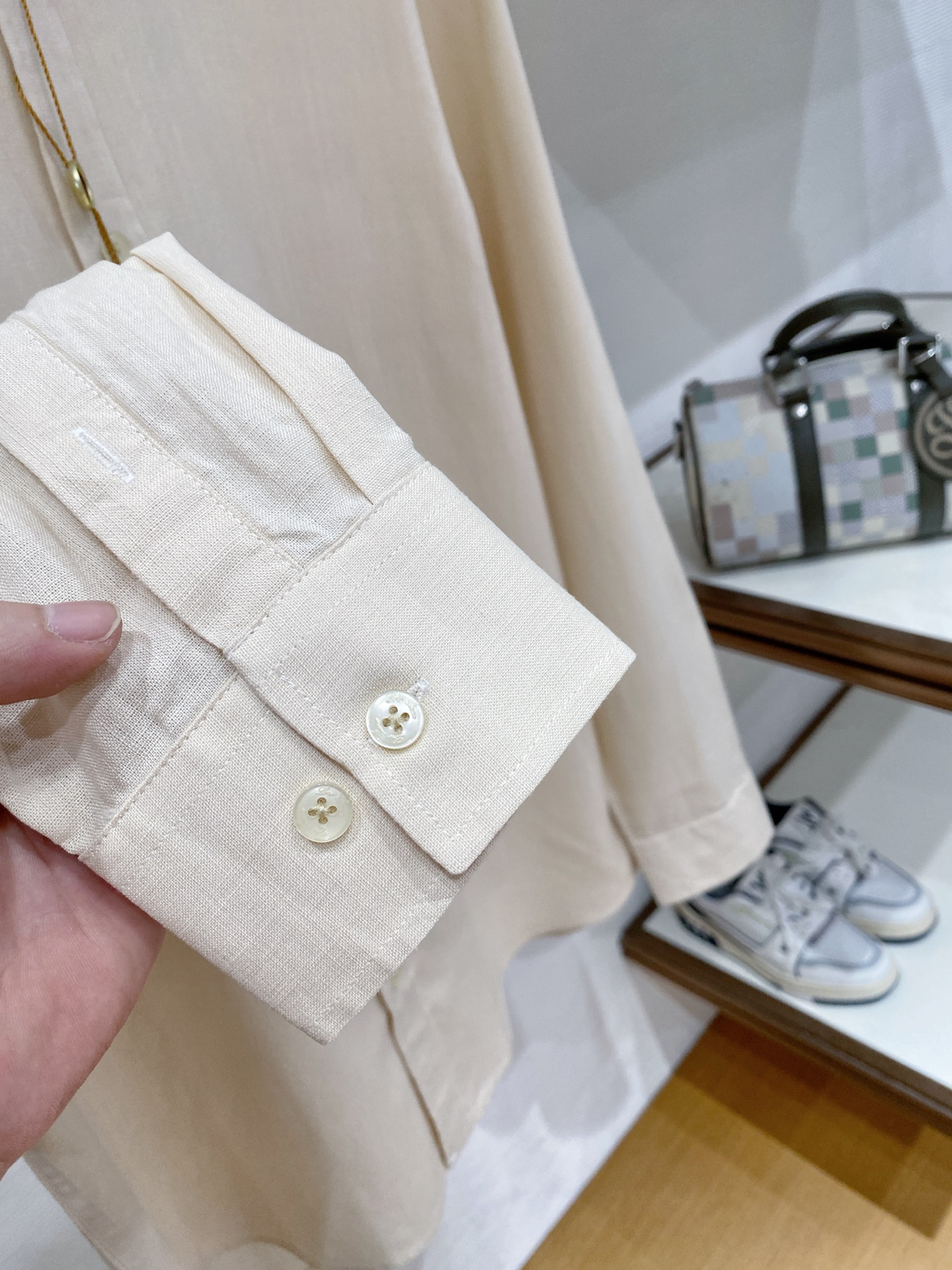 loro Piana（诺悠翩雅）官网26春夏亚麻面料男衬衫颜色 ：深蓝 天蓝 卡其 白色码数: 48-5