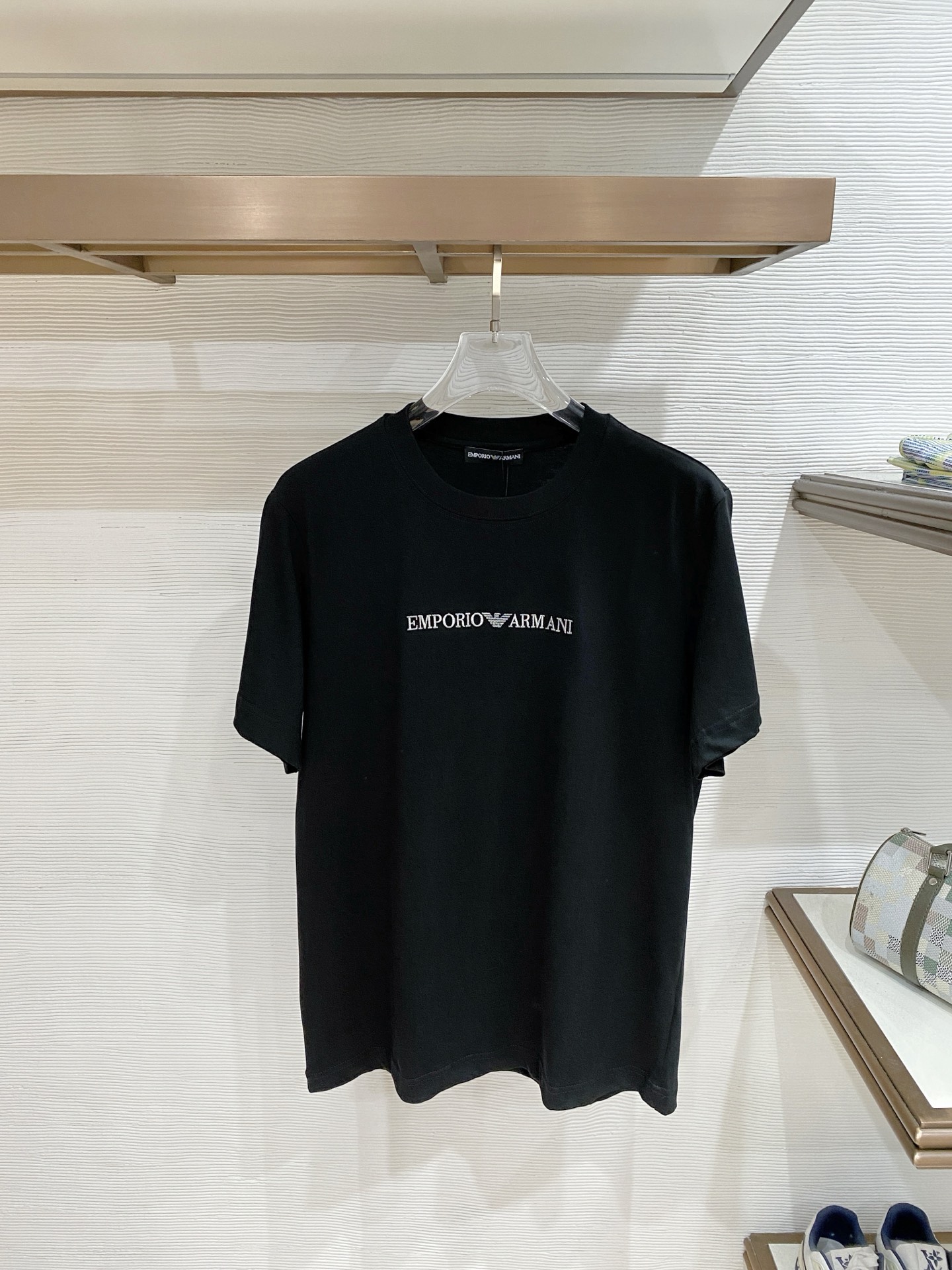 阿玛尼Armani26FW春夏新款首发专柜最新款短袖圆领T恤 设计前卫时尚！品牌logo重工艺设计 高端