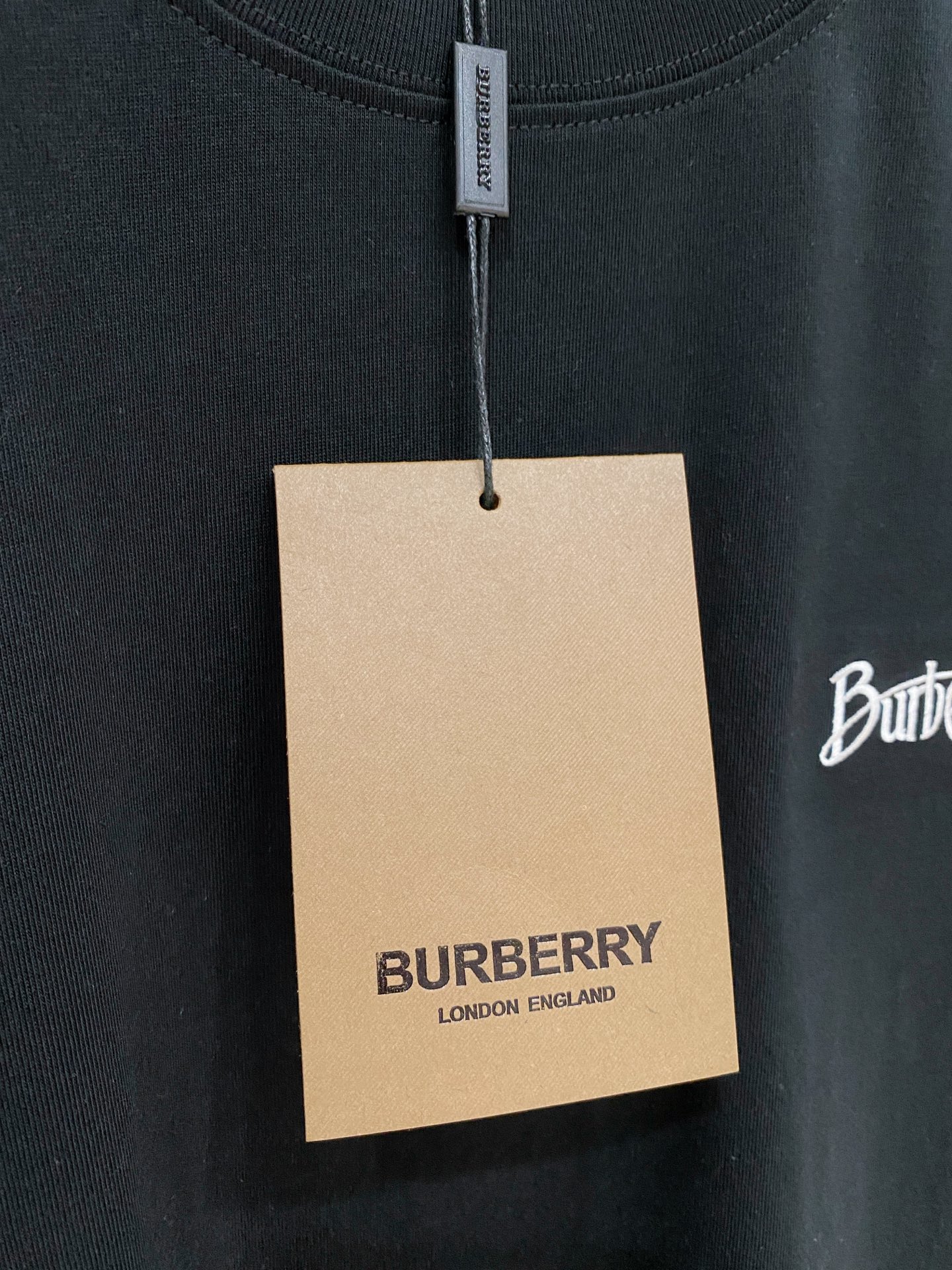 巴宝莉Burberry26FW春夏新款首发专柜最新款短袖圆领T恤 设计前卫时尚！品牌logo重工艺设计 