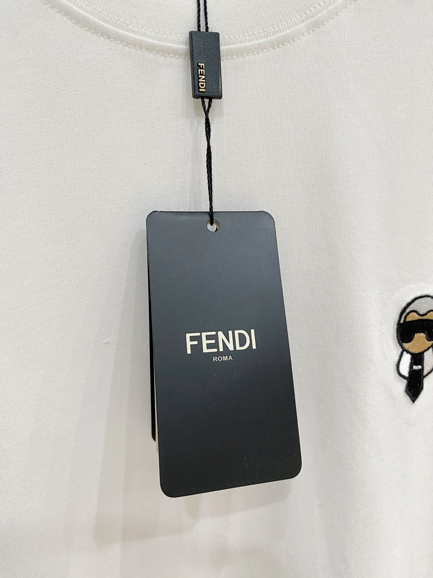 芬迪Fendi2626FW春夏新款首发专柜最新款短袖圆领T恤 设计前卫时尚！品牌logo重工艺设计 高端