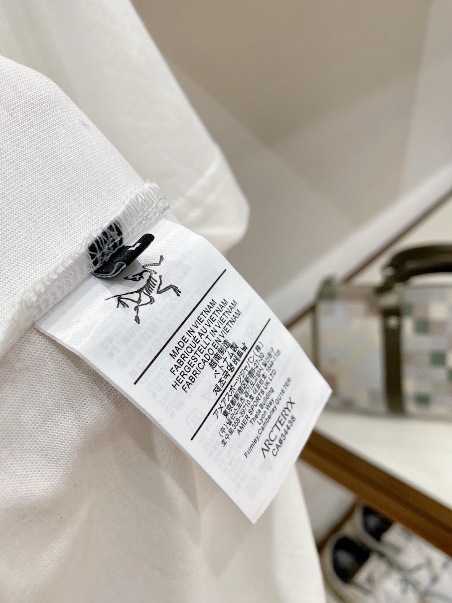 始祖鸟26FW春夏新款首发专柜最新款短袖圆领T恤 设计前卫时尚！品牌logo重工艺设计 高端定制丝光长绒