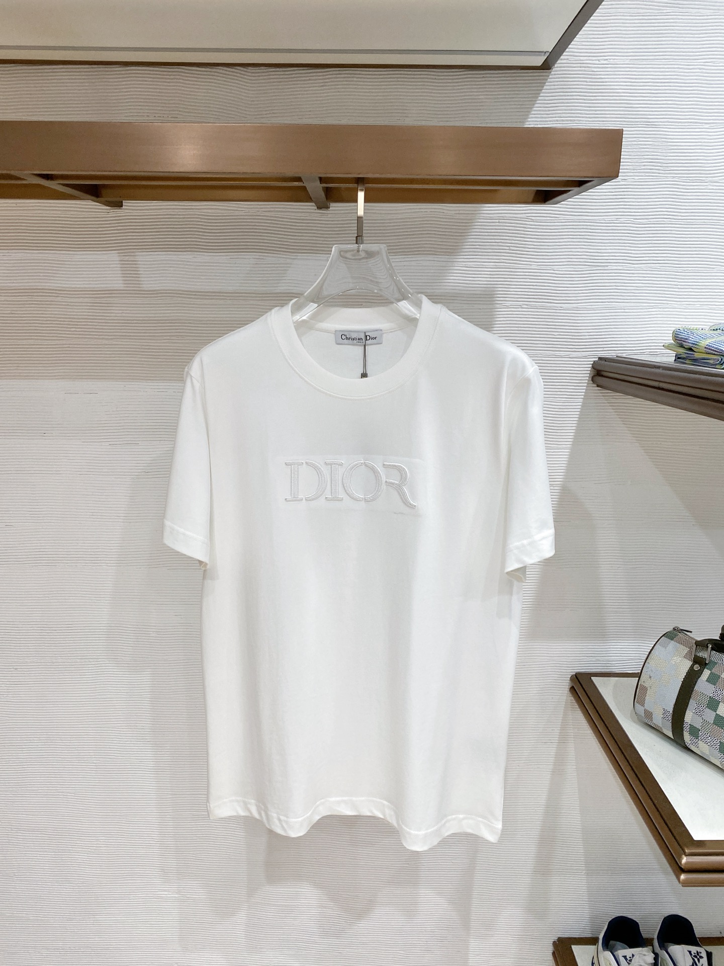 迪奥Dior26FW春夏新款首发专柜最新款短袖圆领T恤 设计前卫时尚！品牌logo重工艺设计 高端定制丝