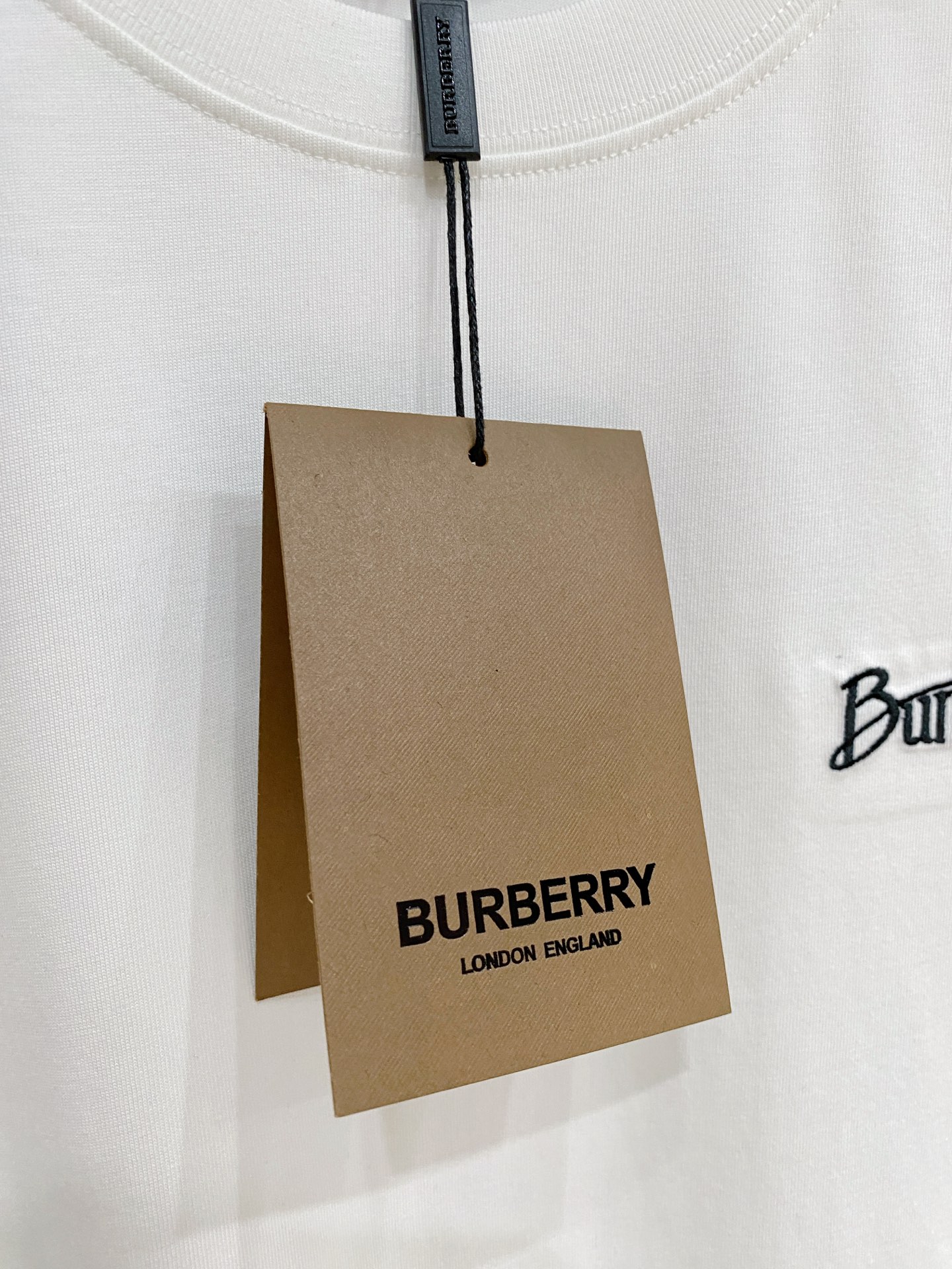 巴宝莉Burberry26FW春夏新款首发专柜最新款短袖圆领T恤 设计前卫时尚！品牌logo重工艺设计 
