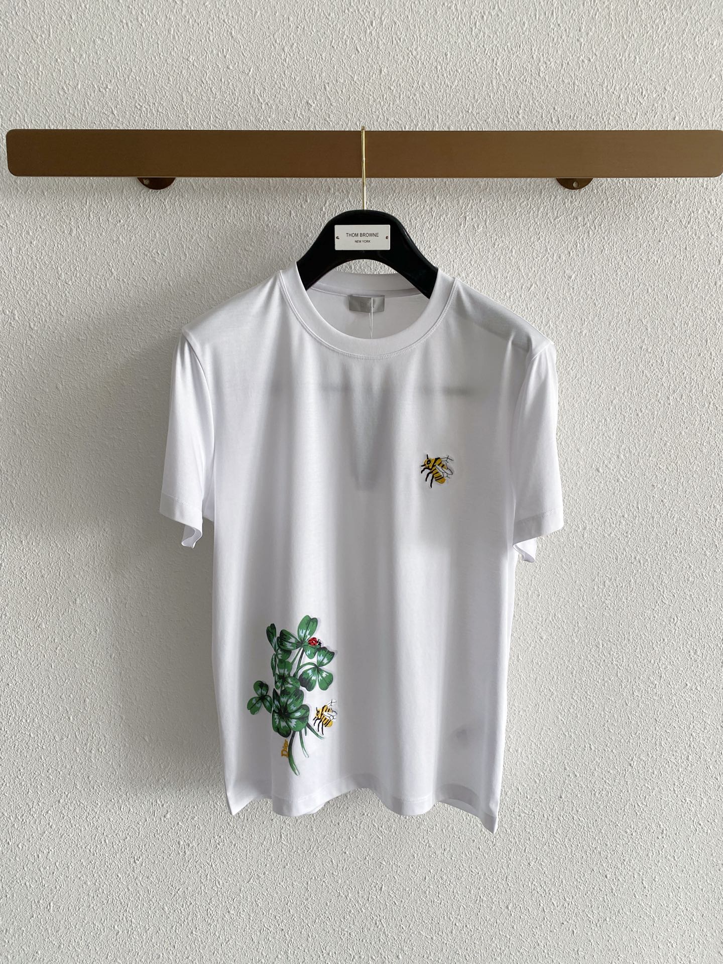 NO:847963,Dior top quality 2026 new short sleeves!  Selected 100-count double-sided mercerized cotton fabric, soft to the touch. Top-grade imported private goods, fashionable short-sleeved design, without losing luxury. The quality is unquestionable. The upper body effect is great, the same style as the luxury official website!  Size M-3XL,,dior,T-shirt,19860909迪奥 顶级品质 2026款新品短袖！精选100支双面丝光棉面料,手感柔软.顶级进口私货,时尚设计潮流短袖,不失奢华 品质毋庸置疑 上身效果超赞,奢华官网同款！尺码M-3XL,,dior,T-shirt,,Men's clothing