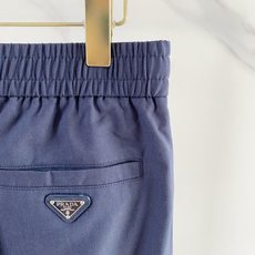 一套销售 顶级品质 普拉达 定制顶级面料 新品 最新设计款 2026ss 家新款夹克外套,秀场新品‼品 一套销售 顶级品质 普拉达 定制顶级面料 新品 最新设计款 2026ss 家新款夹克外套,秀场新品‼品