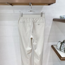 一套销售 顶级品质 普拉达 定制顶级面料 新品 最新设计款 2026ss 家新款夹克外套,秀场新品‼品 一套销售 顶级品质 普拉达 定制顶级面料 新品 最新设计款 2026ss 家新款夹克外套,秀场新品‼品