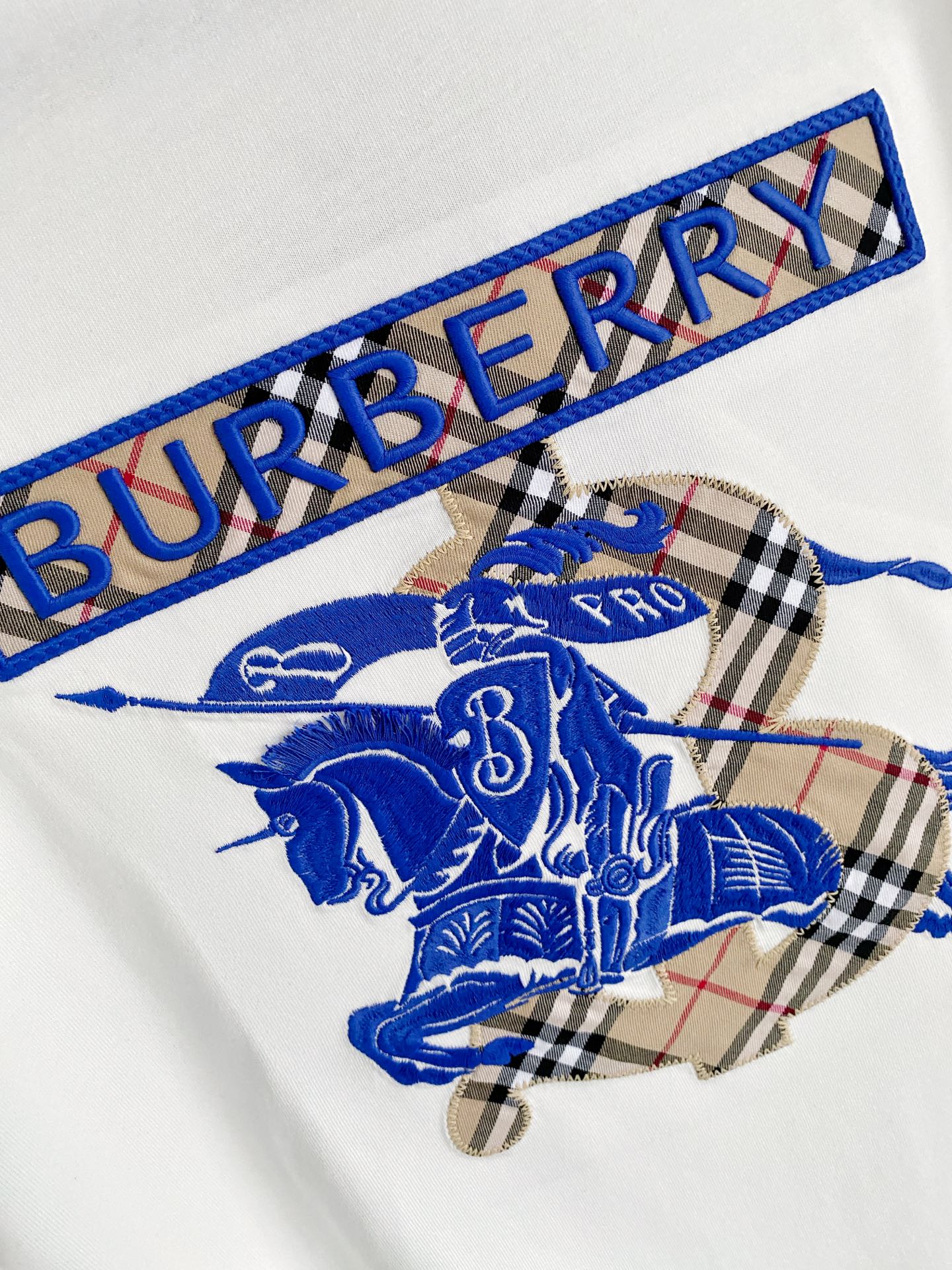 巴宝莉Burberry26FW春夏新款首发专柜最新款短袖圆领T恤 设计前卫时尚！品牌logo重工艺设计 