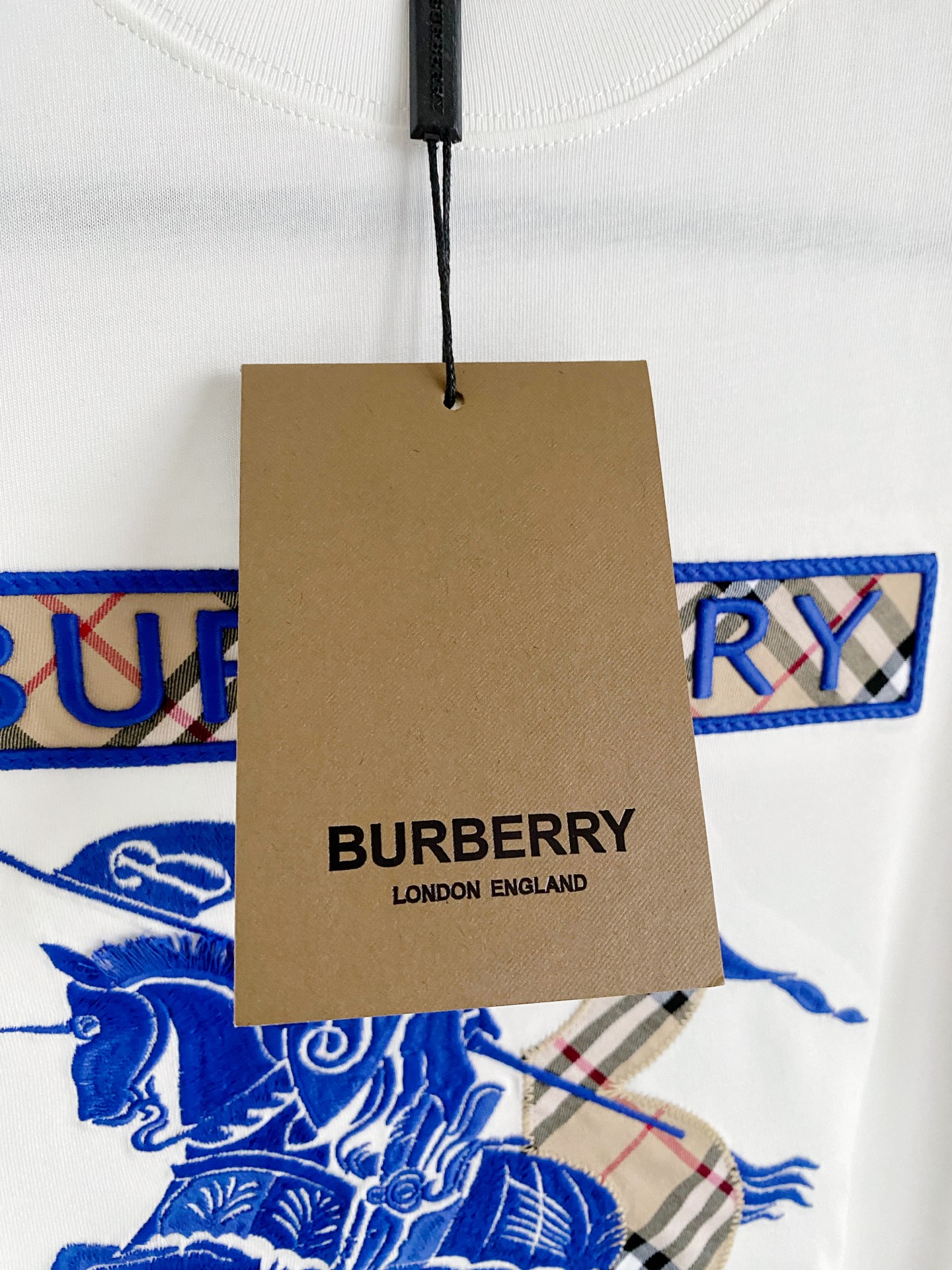 巴宝莉Burberry26FW春夏新款首发专柜最新款短袖圆领T恤 设计前卫时尚！品牌logo重工艺设计 