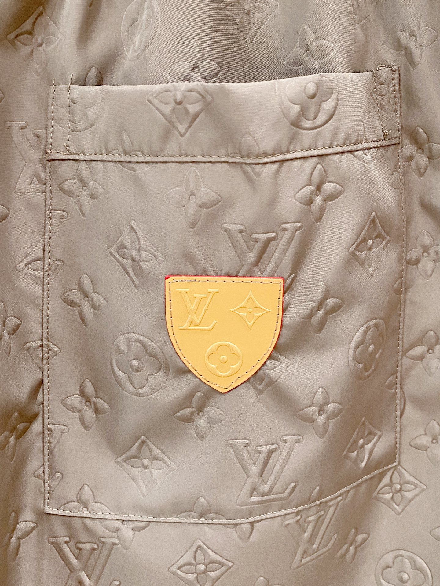 。lv 顶级货品🐎 🆕2026夏季新款休闲短裤！品牌经典LOGO休闲裤 ，定制面料，舒适度极好，手触感强