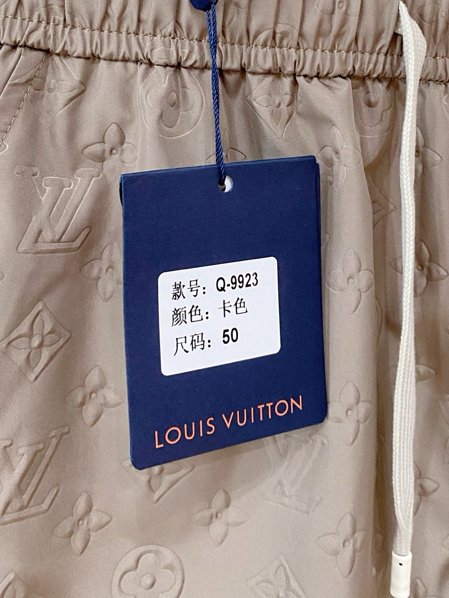 。lv 顶级货品🐎 🆕2026夏季新款休闲短裤！品牌经典LOGO休闲裤 ，定制面料，舒适度极好，手触感强