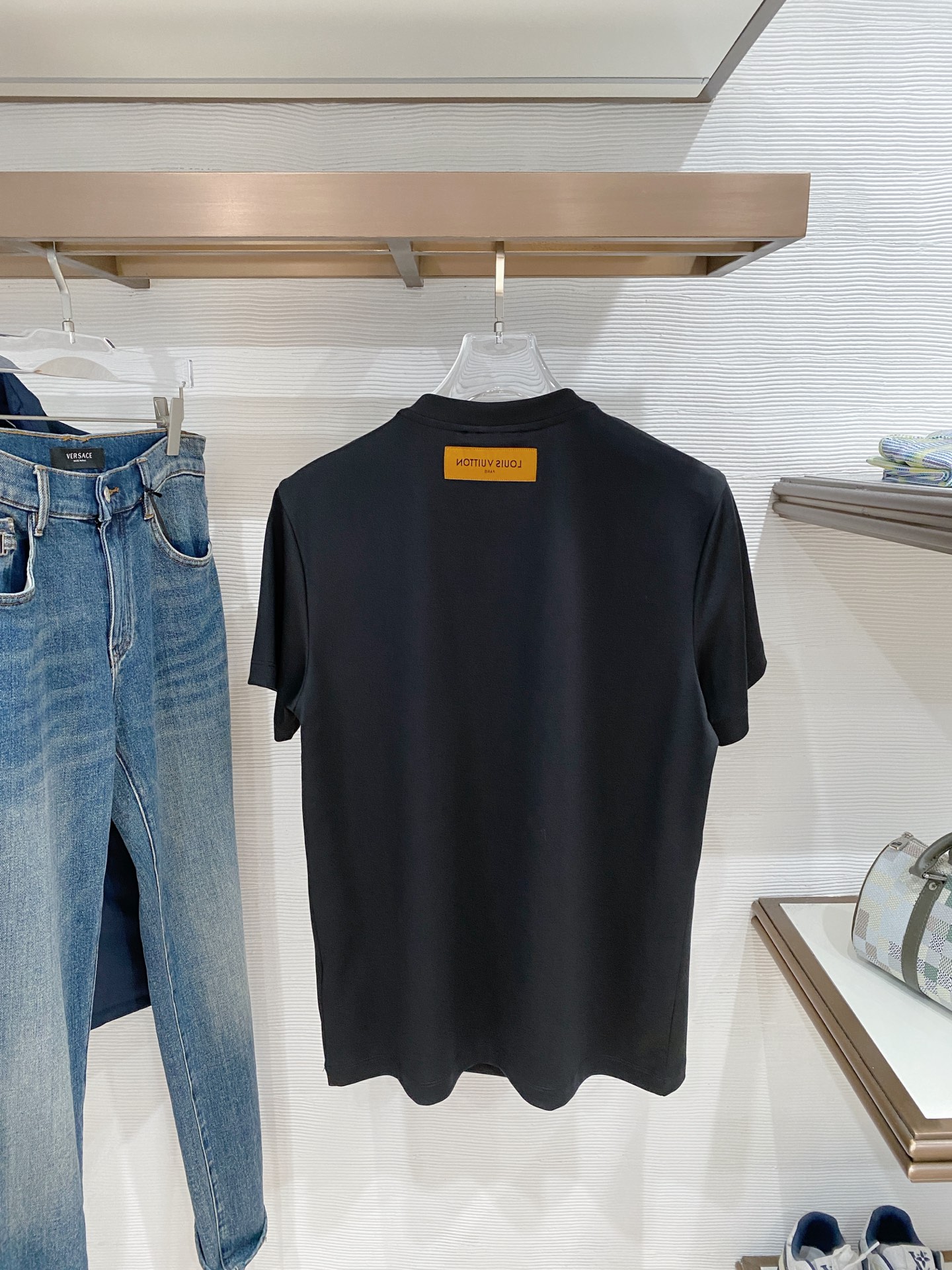 루이비통 남성 반팔 127375 Louis Vuitton T Shirt 썸네일 이미지