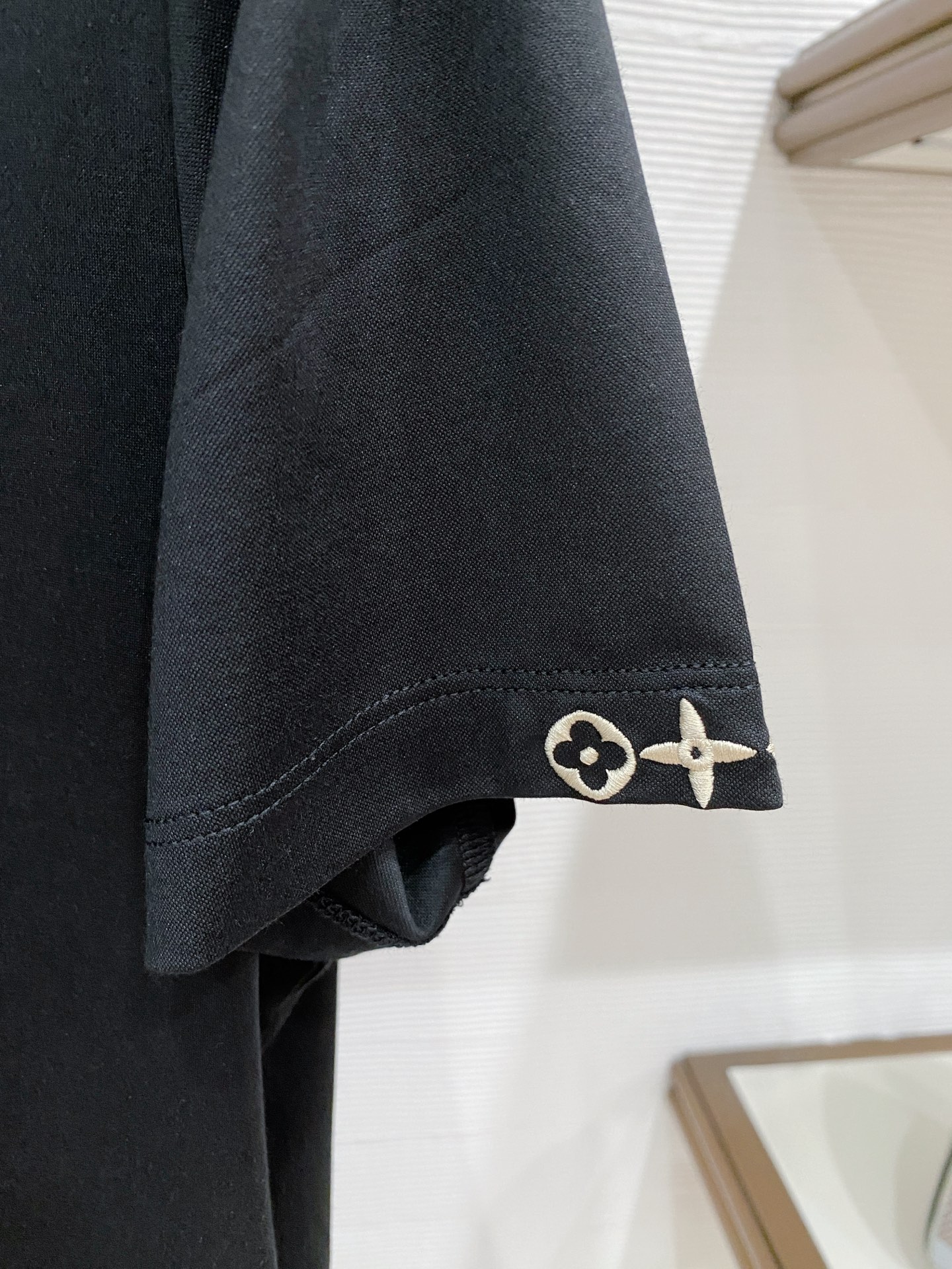 루이비통 남성 반팔 127375 Louis Vuitton T Shirt 썸네일 이미지