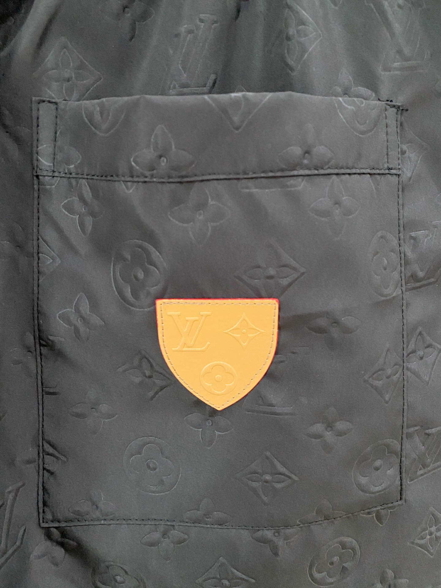 。lv 顶级货品🐎 🆕2026夏季新款休闲短裤！品牌经典LOGO休闲裤 ，定制面料，舒适度极好，手触感强