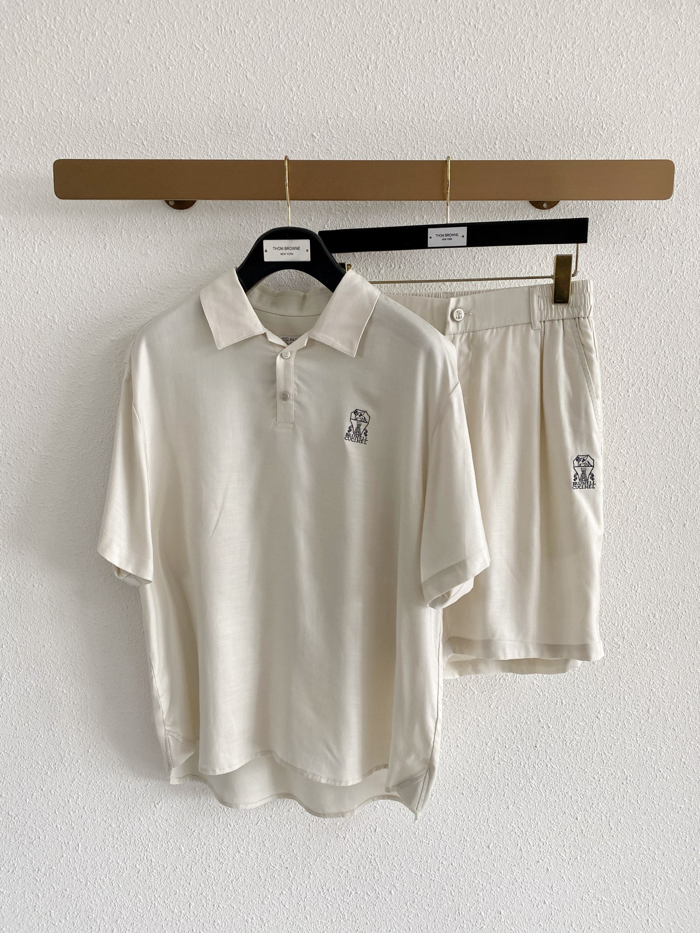 NO:912129,Mainly recommending BC's new summer short-sleeved shorts suit, cotton and linen fiber shorts suit, the upper body effect is great, a leisure and vacation boutique!  Light luxury style, simple and elegant!  Size M-XXXL H2026 new model first release, shorts, T-shirt,19860909主推 BC夏季新款 短袖短裤套装,棉麻纤维面料短裤套装,上身效果非常棒,休闲度假精品！轻奢风格简约大气！ 尺码M-XXXL H2026新款首发,,shorts,T-shirt,,Men's clothing