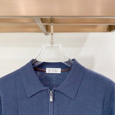 Brunello Cucinelli 品牌骨子里的人文浪漫与极简奢雅,没有浮夸设计,只用软糯顶级绵羊毛面料、柔软细腻、沉 Brunello Cucinelli 品牌骨子里的人文浪漫与极简奢雅,没有浮夸设计,只用软糯顶级绵羊毛面料、柔软细腻、沉