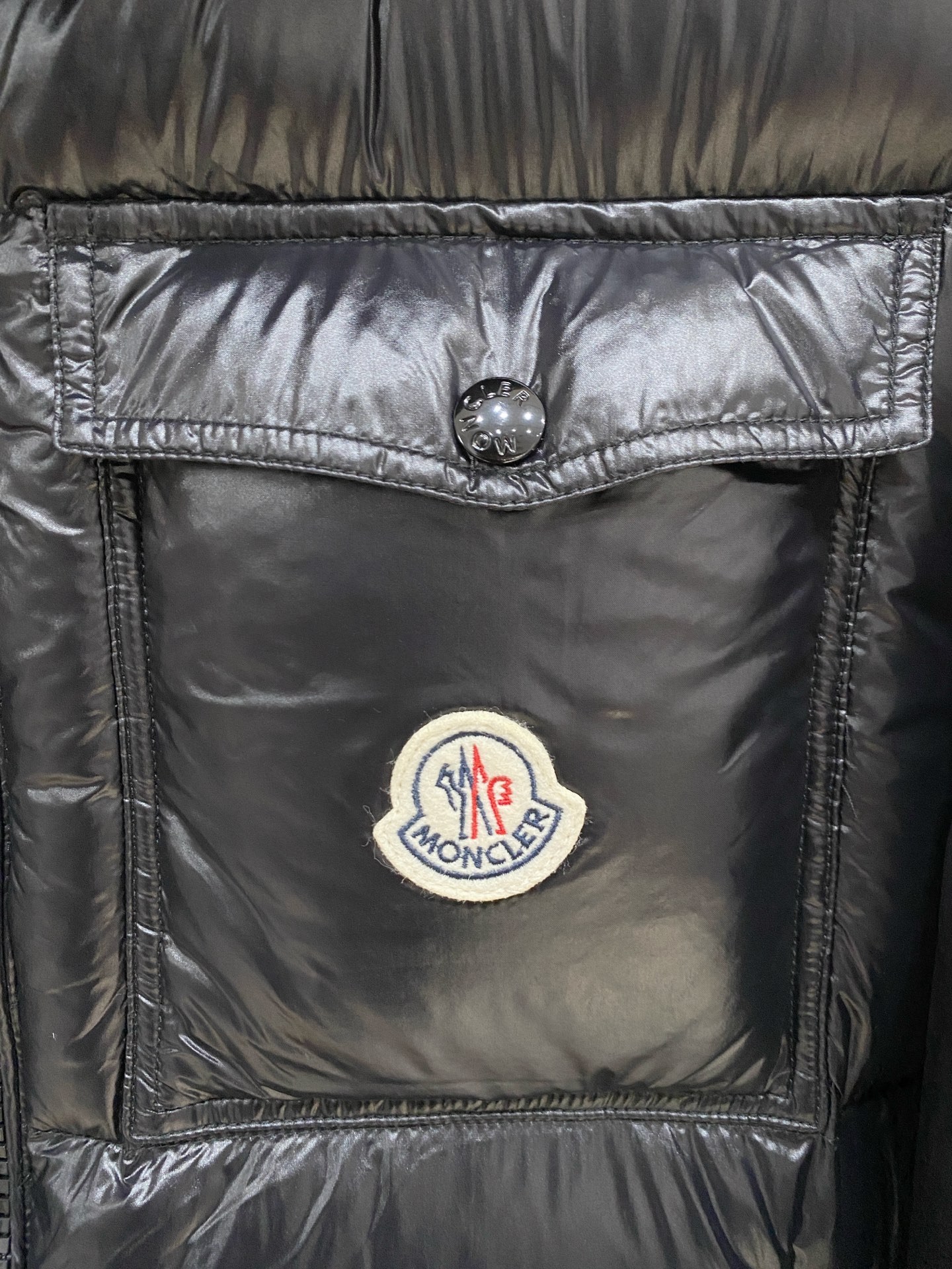 Moncler 盟可睐（蒙口）2026FW秋冬新款彩虹条可拆卸连帽羽绒服 全套原版五金辅料，拉链、按扣、袖口调节扣全部对