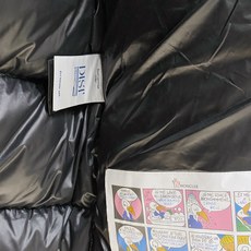 Moncler 盟可睐(蒙口)2026FW秋冬专柜最新款彩色徽章连帽短款羽绒服 全套原版五金辅料,定制品牌拉链、帽绳金属 Moncler 盟可睐(蒙口)2026FW秋冬专柜最新款彩色徽章连帽短款羽绒服 全套原版五金辅料,定制品牌拉链、帽绳金属