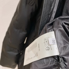 Louis Vuitton 路易威登(LV)2026FW秋冬新款可拆卸连帽压花羽绒服 全套原版五金配件,拉链、按扣全部还 Louis Vuitton 路易威登(LV)2026FW秋冬新款可拆卸连帽压花羽绒服 全套原版五金配件,拉链、按扣全部还