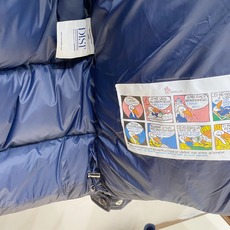 Moncler 盟可睐(蒙口)2026FW秋冬专柜最新款袖袋徽章连帽短款羽绒服 全套原版五金辅料,按扣、品牌拉链、帽绳金 Moncler 盟可睐(蒙口)2026FW秋冬专柜最新款袖袋徽章连帽短款羽绒服 全套原版五金辅料,按扣、品牌拉链、帽绳金