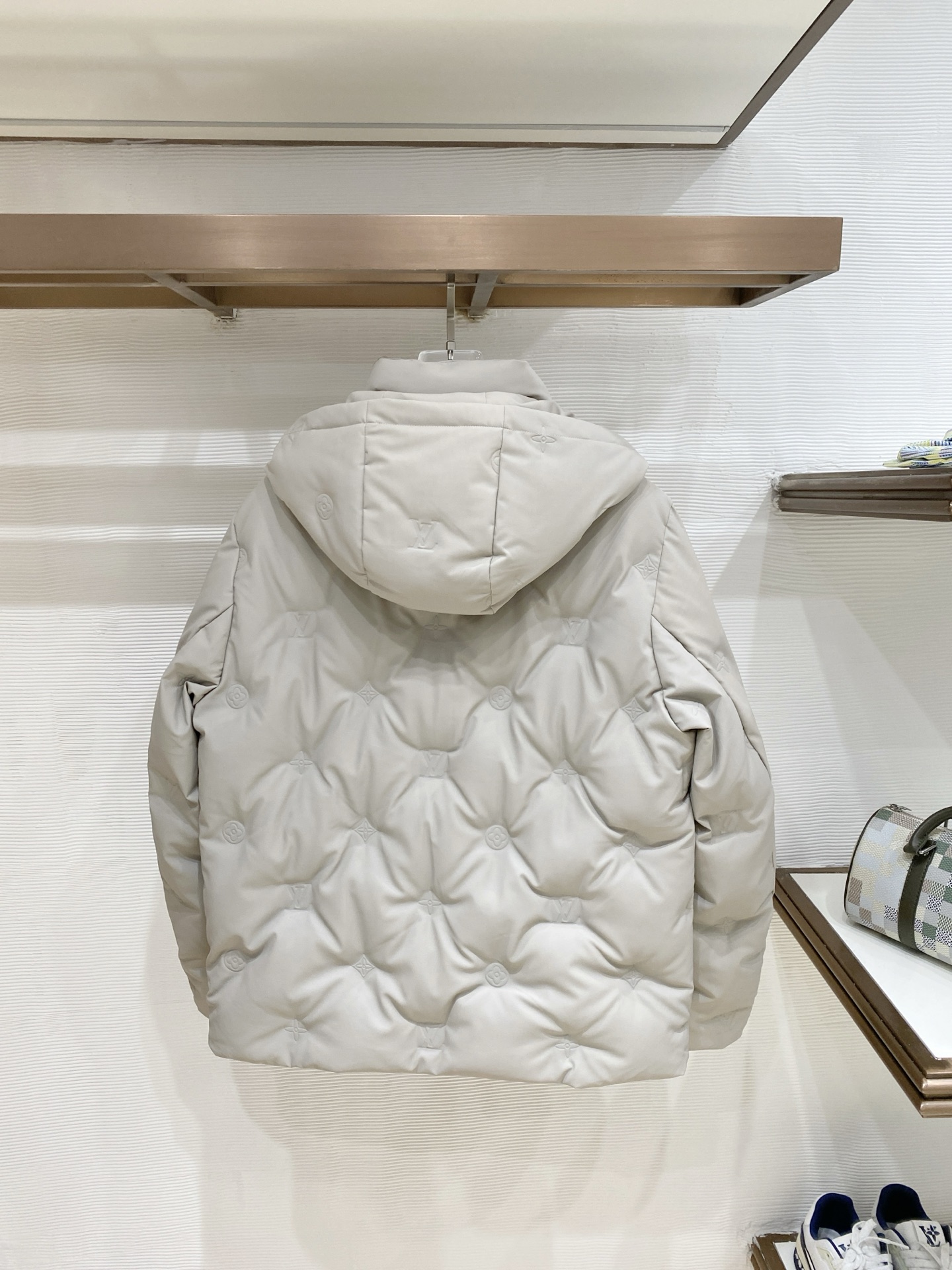 Louis Vuitton 路易威登（LV）2026FW秋冬新款可拆卸连帽压花羽绒服 全套原版五金配件，拉链、按扣全部还