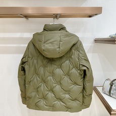 Louis Vuitton 路易威登(LV)2026FW秋冬新款可拆卸连帽压花羽绒服 全套原版五金配件,拉链、按扣全部还 Louis Vuitton 路易威登(LV)2026FW秋冬新款可拆卸连帽压花羽绒服 全套原版五金配件,拉链、按扣全部还