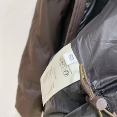 Louis Vuitton 路易威登(LV)2026FW秋冬新款可拆卸连帽压花羽绒服 全套原版五金配件,拉链、按扣全部还 Louis Vuitton 路易威登(LV)2026FW秋冬新款可拆卸连帽压花羽绒服 全套原版五金配件,拉链、按扣全部还