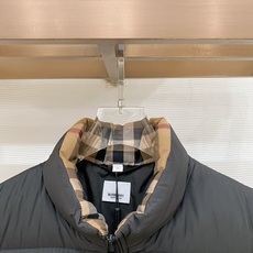 Burberry-博柏利 2026FW秋冬新款男士立领羽绒马甲 90新国标白鸭绒填充,高密防风防钻绒尼龙面料,原版五金拉 Burberry-博柏利 2026FW秋冬新款男士立领羽绒马甲 90新国标白鸭绒填充,高密防风防钻绒尼龙面料,原版五金拉