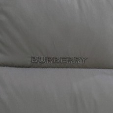 Burberry-博柏利 2026FW秋冬新款男士立领羽绒马甲 90新国标白鸭绒填充,高密防风防钻绒尼龙面料,原版五金拉 Burberry-博柏利 2026FW秋冬新款男士立领羽绒马甲 90新国标白鸭绒填充,高密防风防钻绒尼龙面料,原版五金拉