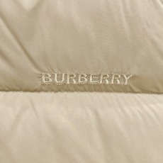 Burberry-博柏利 2026FW秋冬新款男士立领羽绒马甲 90新国标白鸭绒填充,高密防风防钻绒尼龙面料,原版五金拉 Burberry-博柏利 2026FW秋冬新款男士立领羽绒马甲 90新国标白鸭绒填充,高密防风防钻绒尼龙面料,原版五金拉