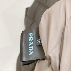 Prada-普拉达 2026FW秋冬新款男士立领羽绒马甲 90新国标白鸭绒填充,高密防风防钻绒尼龙面料,原版三角金属标, Prada-普拉达 2026FW秋冬新款男士立领羽绒马甲 90新国标白鸭绒填充,高密防风防钻绒尼龙面料,原版三角金属标,