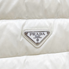 Prada-普拉达 2026FW秋冬新款男士立领羽绒马甲 90新国标白鸭绒填充,高密防风防钻绒尼龙面料,原版三角金属标, Prada-普拉达 2026FW秋冬新款男士立领羽绒马甲 90新国标白鸭绒填充,高密防风防钻绒尼龙面料,原版三角金属标,