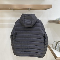 Moncler-盟可睐 2026FW秋冬新款男士连帽轻薄羽绒服 90新国标白鸭绒填充,高密防钻绒尼龙面料,原版开模五金, Moncler-盟可睐 2026FW秋冬新款男士连帽轻薄羽绒服 90新国标白鸭绒填充,高密防钻绒尼龙面料,原版开模五金,