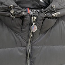 Moncler-盟可睐 2026FW秋冬新款男士连帽轻薄羽绒服 90新国标白鸭绒填充,高密防钻绒尼龙面料,原版开模五金, Moncler-盟可睐 2026FW秋冬新款男士连帽轻薄羽绒服 90新国标白鸭绒填充,高密防钻绒尼龙面料,原版开模五金,
