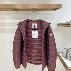 Moncler-盟可睐 2026FW秋冬新款男士连帽轻薄羽绒服 90新国标白鸭绒填充,高密防钻绒尼龙面料,原版开模五金, Moncler-盟可睐 2026FW秋冬新款男士连帽轻薄羽绒服 90新国标白鸭绒填充,高密防钻绒尼龙面料,原版开模五金,