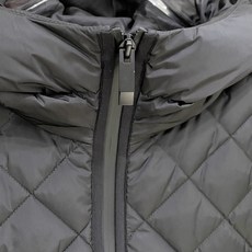 Moncler-盟可睐 2026FW秋冬新款男士菱格连帽轻薄羽绒服 90新国标白鸭绒填充,高密防钻绒尼龙面料,原版五金拉 Moncler-盟可睐 2026FW秋冬新款男士菱格连帽轻薄羽绒服 90新国标白鸭绒填充,高密防钻绒尼龙面料,原版五金拉