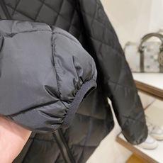 Moncler-盟可睐 2026FW秋冬新款男士菱格连帽轻薄羽绒服 90新国标白鸭绒填充,高密防钻绒尼龙面料,原版五金拉 Moncler-盟可睐 2026FW秋冬新款男士菱格连帽轻薄羽绒服 90新国标白鸭绒填充,高密防钻绒尼龙面料,原版五金拉