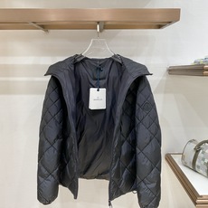Moncler-盟可睐 2026FW秋冬新款男士菱格连帽轻薄羽绒服 90新国标白鸭绒填充,高密防钻绒尼龙面料,原版五金拉 Moncler-盟可睐 2026FW秋冬新款男士菱格连帽轻薄羽绒服 90新国标白鸭绒填充,高密防钻绒尼龙面料,原版五金拉